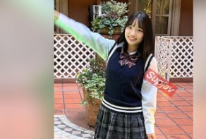 日本avFC2PPV互舔32视频